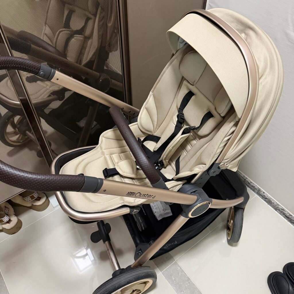 오이스터4 유모차 샴페인 버터밀크 컬러 전체 외관 및 디자인