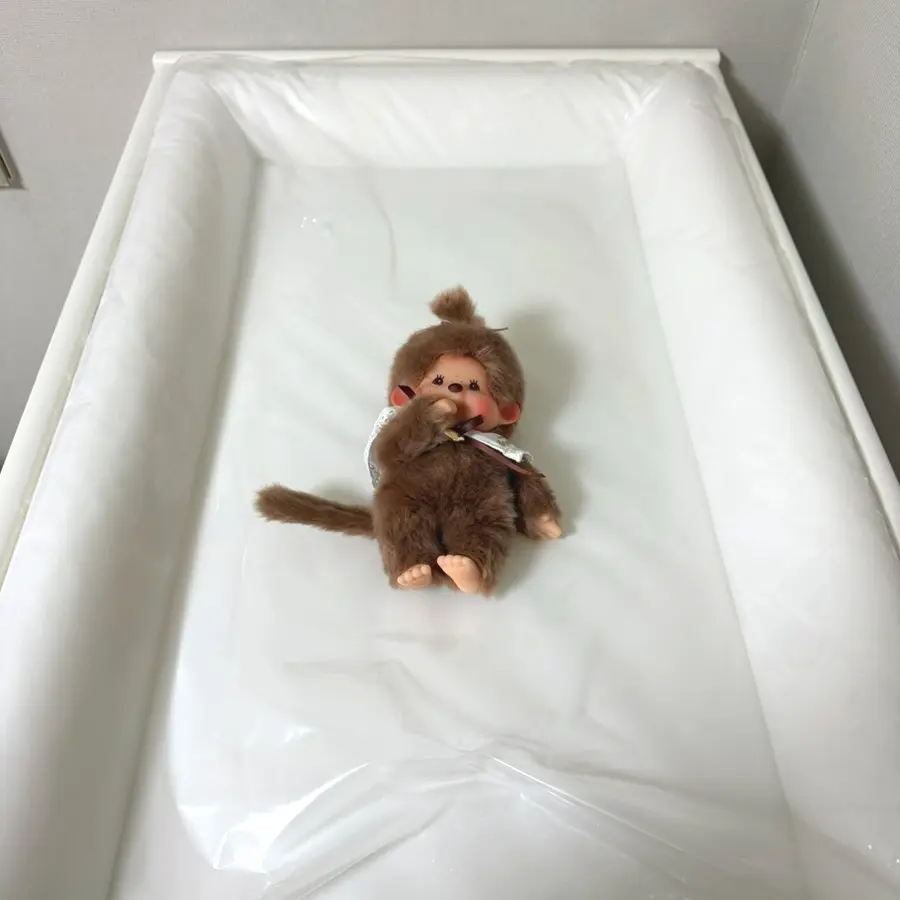 베드라 매트를 장착한 기저귀교환대
